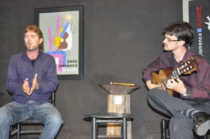 Ramón Sánchez acompañado por Pablo Vega a la guitarra