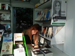 Alexandra Manzanares en la Feria del Libro de Madrid