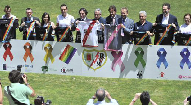 Equipación y Abonos de la temporada 2015-16 del Rayo Vallecano