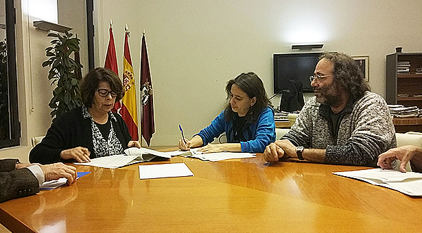 El Ayuntamiento de Madrid y los vecinos del Ensanche de Vallecas acuerdan analizar juntos los problemas de Valdemingómez