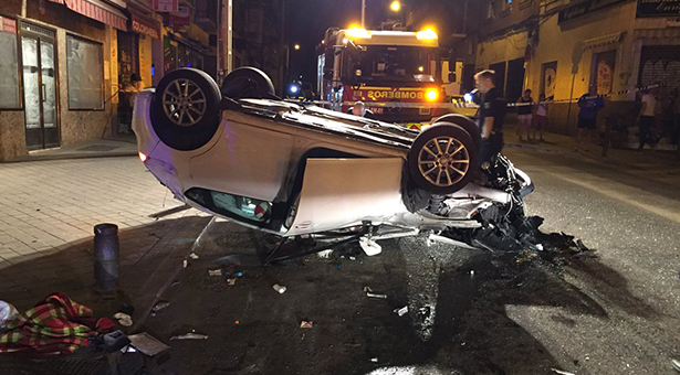 Grave accidente de tráfico en la calle Puerto de Canfranc