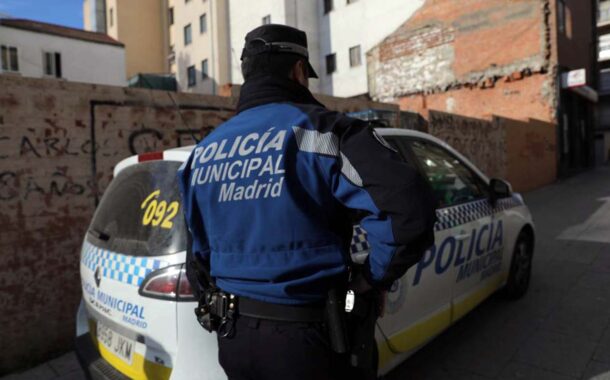 Detenido un hombre por agredir y amenazar con un cuchillo a su pareja en su vivienda de Puente de Vallecas