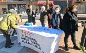 Mesa informativa de la Plataforma por la Sanidad Pública de Villa de Vallecas - Fuente: AV Pau del Ensanche de Vallecas