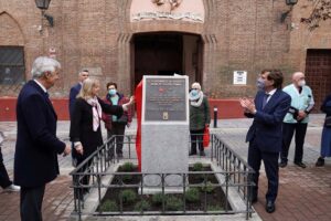 Inauguración del monolito en homenaje a María de Villota