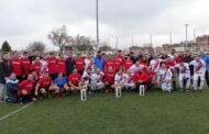 El Hospital Universitario Infanta Leonor y los Veteranos del Rayo Vallecano recaudan 326 kilos de alimentos en un partido solidario