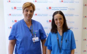 Sonia Ruiz Almería, enfermera de consultas externas y la supervisora de Área Funcional de Procesos de Atención Ambulatoria, Carolina Ramos Vital