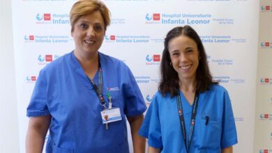 Sonia Ruiz Almería, enfermera de consultas externas y la supervisora de Área Funcional de Procesos de Atención Ambulatoria, Carolina Ramos Vital