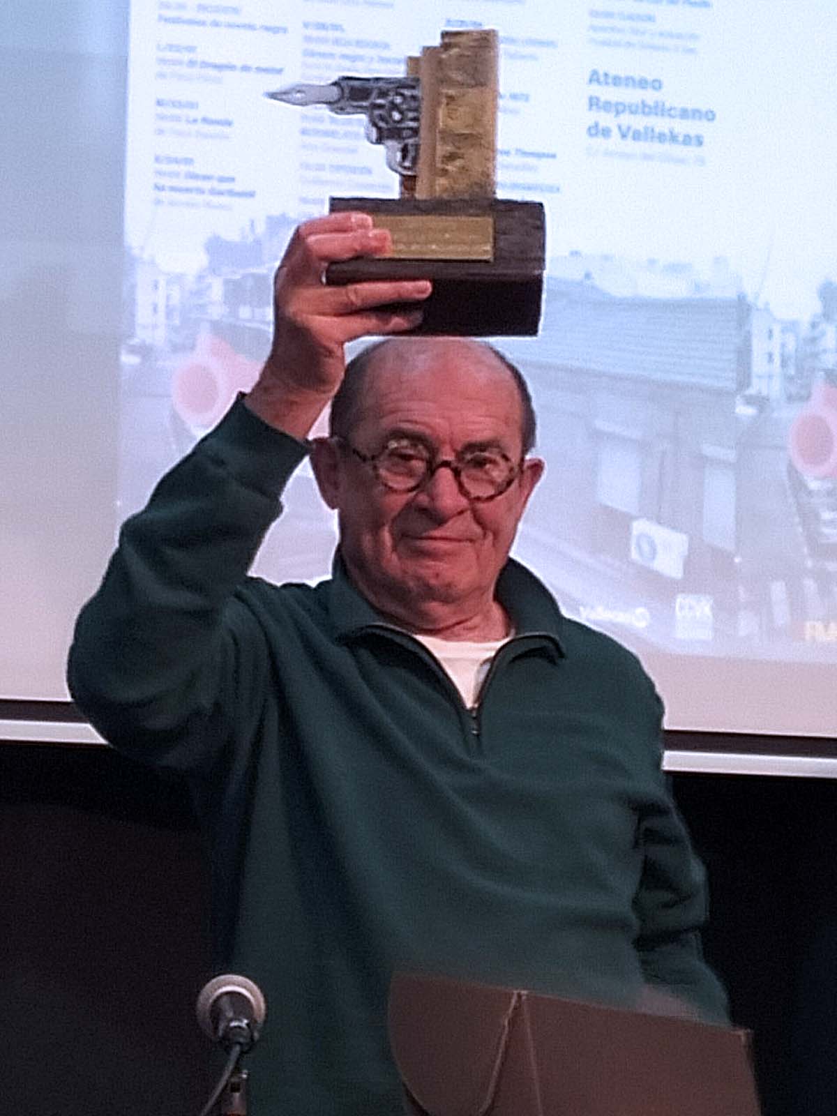 Juan Madrid, premio del Ateneo de Vallekas