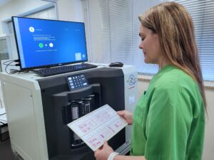 Escáneres de diapositivas completos que escanean rápidamente diapositivas de vidrio para convertirlas en datos digitales