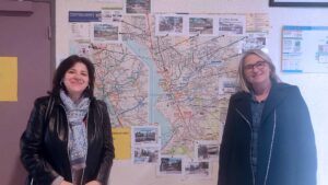La directora de la SEGPA Marsella explica los itinerarios formativos del alumnado a la orientadora del IES Villa de Vallecas